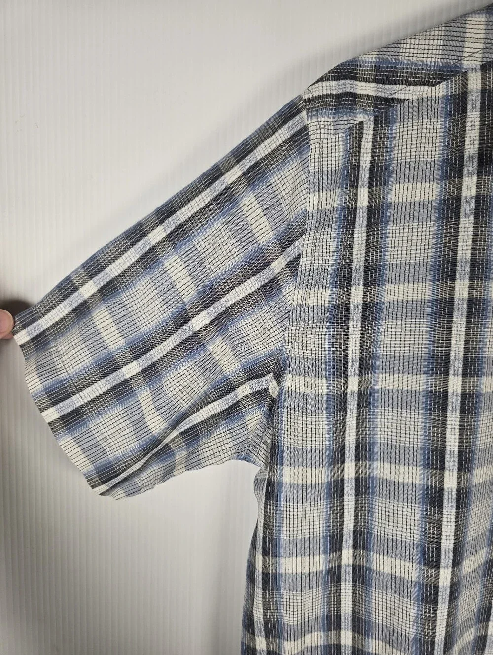 Kuhl Men’s Grey Plaid Short Sleeve Button Down Shirt Cotton Poly Casual Shirt M